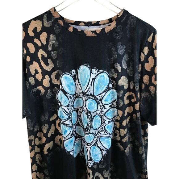 Southern Stitch Animal Print Tee With Turquoise Pin Graphic Size 2XL NWOT - Picture 2 of 10